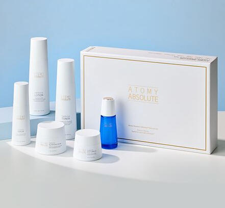 Ana Lúcia Silva, responsável pelo Centro de Sinergia Global. Olá! Sou a Ana Lúcia Silva, responsável pelo Centro de Sinergia Global, aqui em Telheiras. Gostaria de vos convidar a vir conhecer a proposta de valor imbatível da marca ATOMY no nosso centro. — Ana Lúcia Centro de Sinergia Global